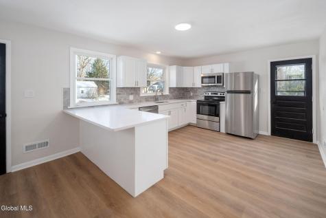 152 Chiswell Road Schenectady NY 12304