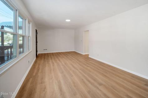 152 Chiswell Road Schenectady NY 12304