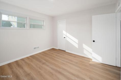 152 Chiswell Road Schenectady NY 12304