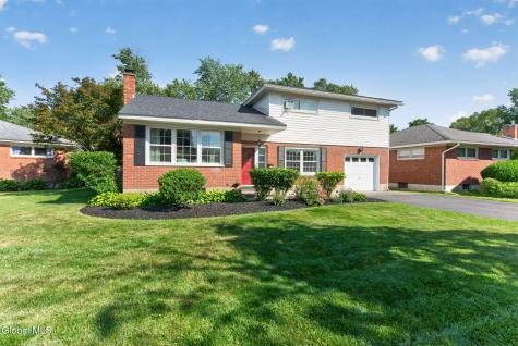 19 Gingerbread Lane Albany NY 12208