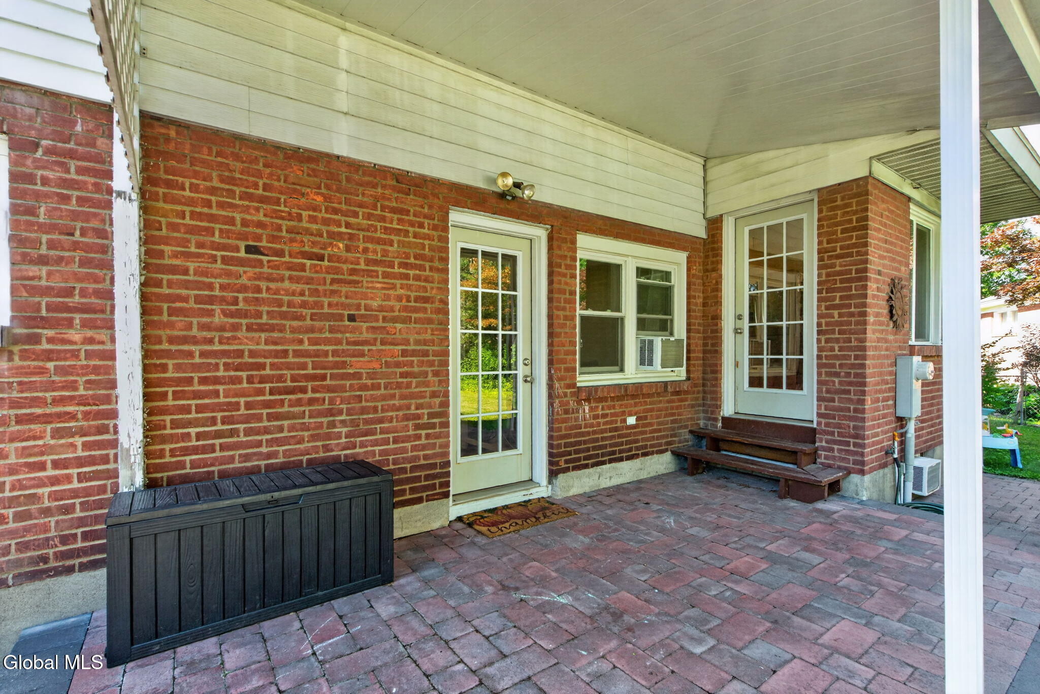 19 Gingerbread Lane Albany NY 12208