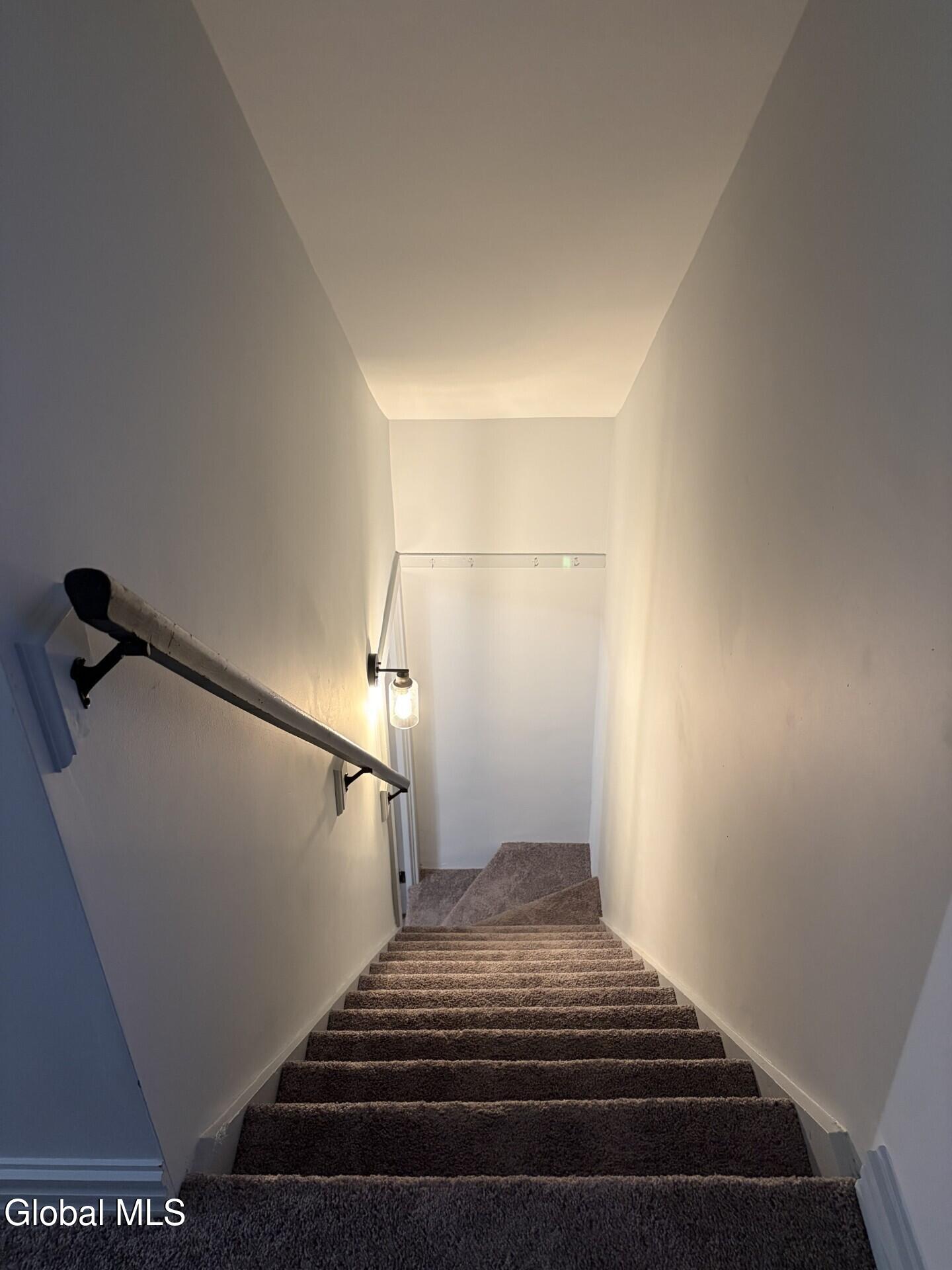 52 Wilkes Avenue Amsterdam NY 12010