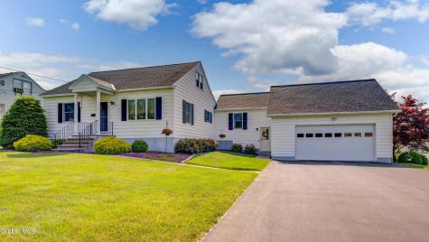 17 Woodrow Road Amsterdam NY 12010