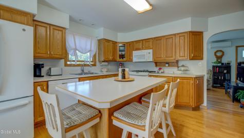 17 Woodrow Road Amsterdam NY 12010