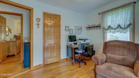 17 Woodrow Road Amsterdam NY 12010