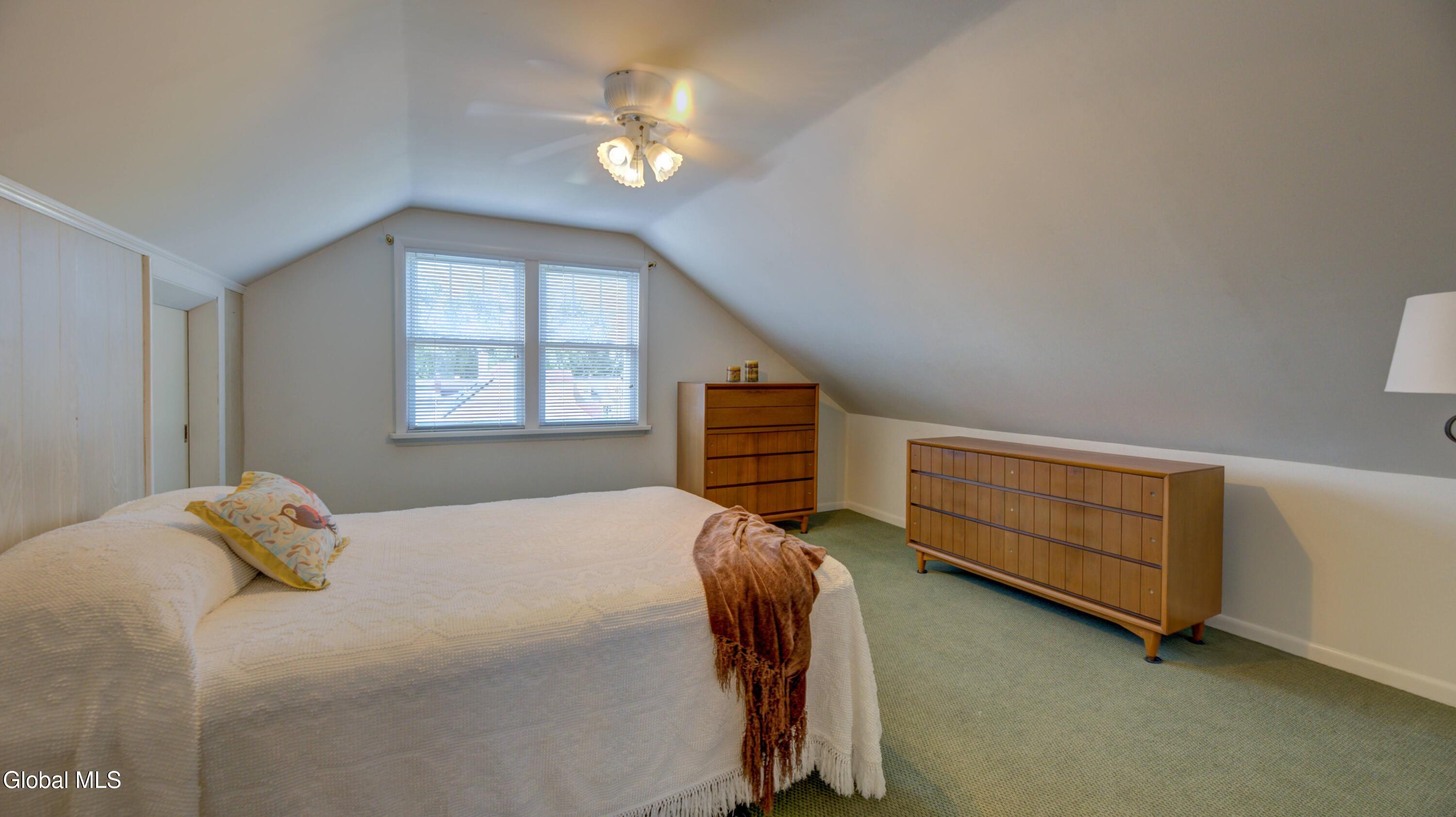 17 Woodrow Road Amsterdam NY 12010