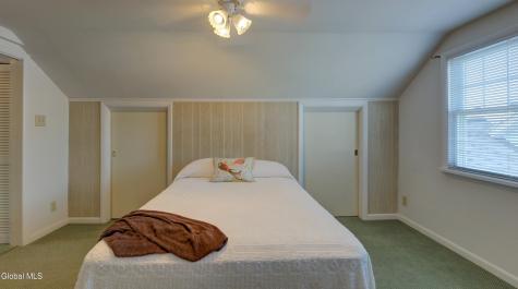 17 Woodrow Road Amsterdam NY 12010