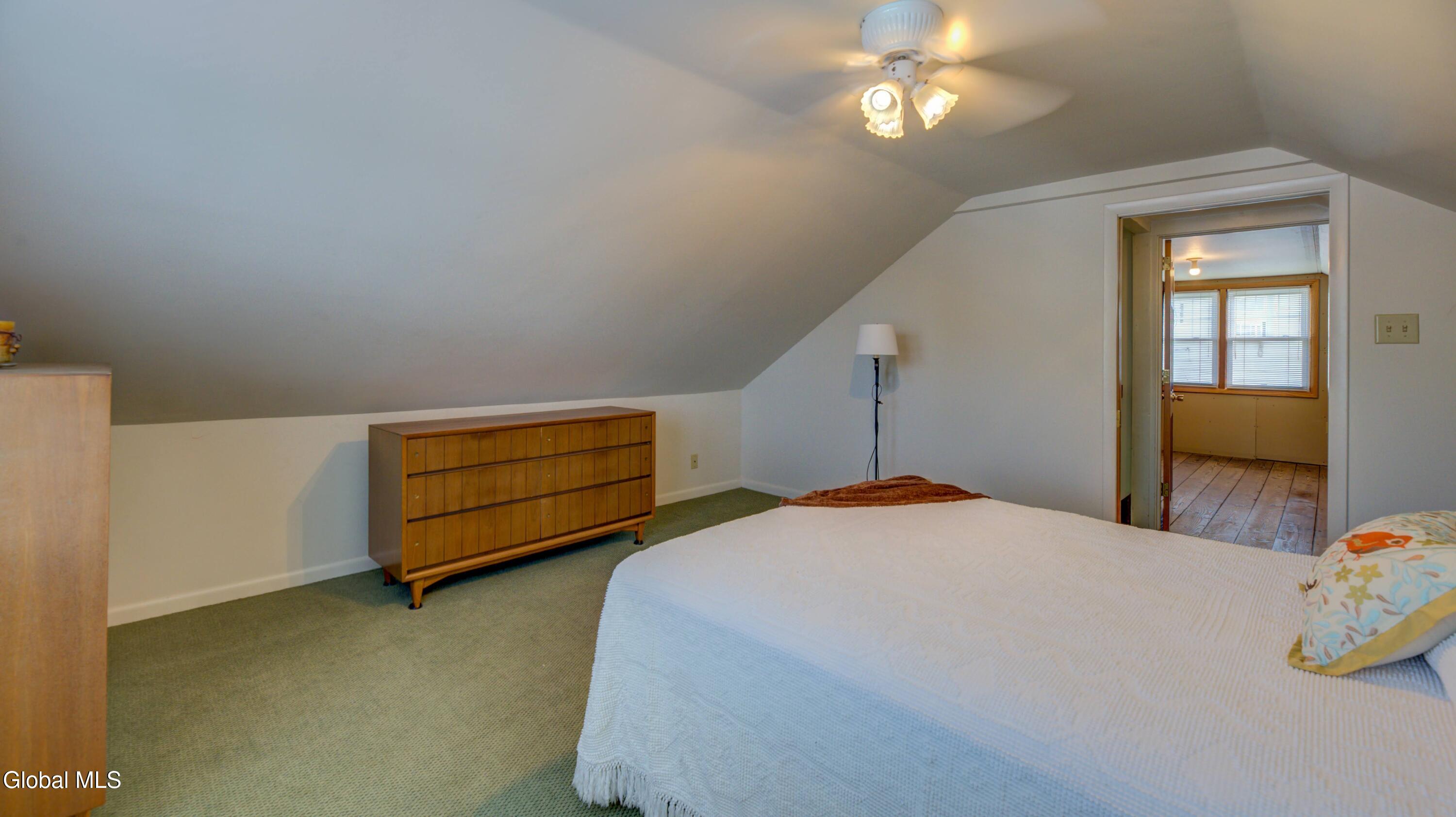 17 Woodrow Road Amsterdam NY 12010