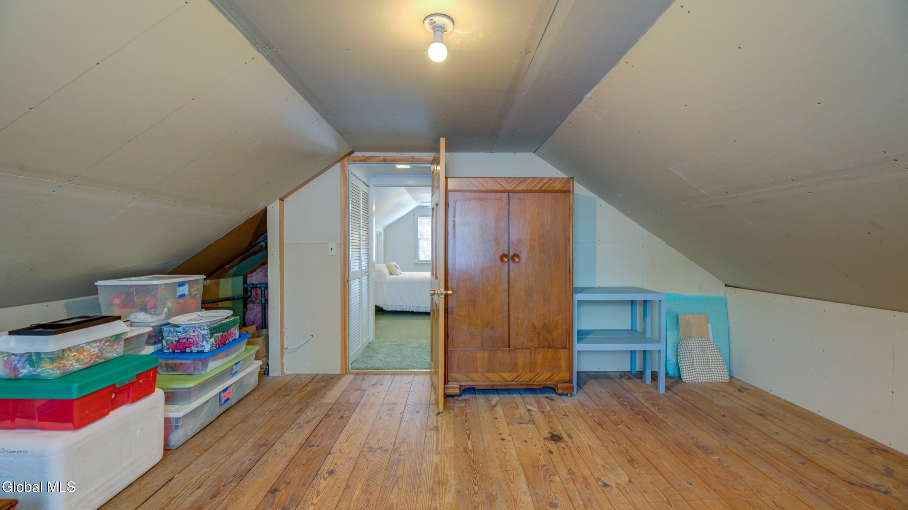 17 Woodrow Road Amsterdam NY 12010