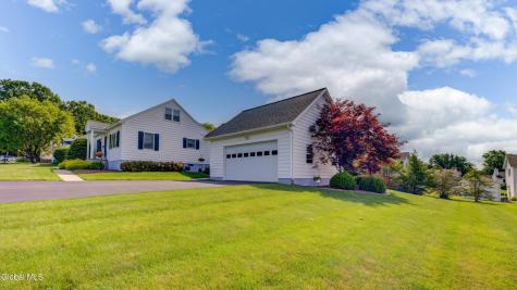 17 Woodrow Road Amsterdam NY 12010