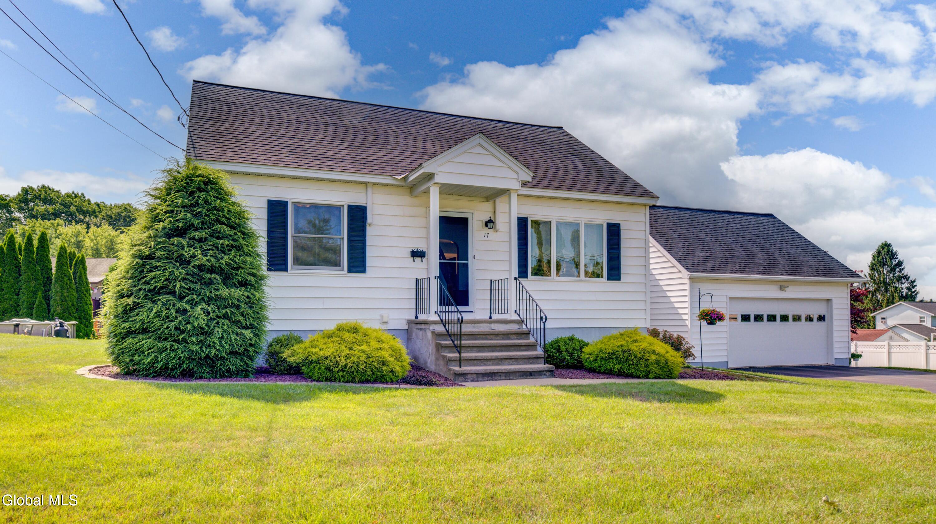 17 Woodrow Road Amsterdam NY 12010