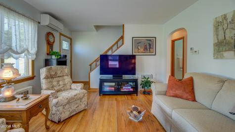 17 Woodrow Road Amsterdam NY 12010