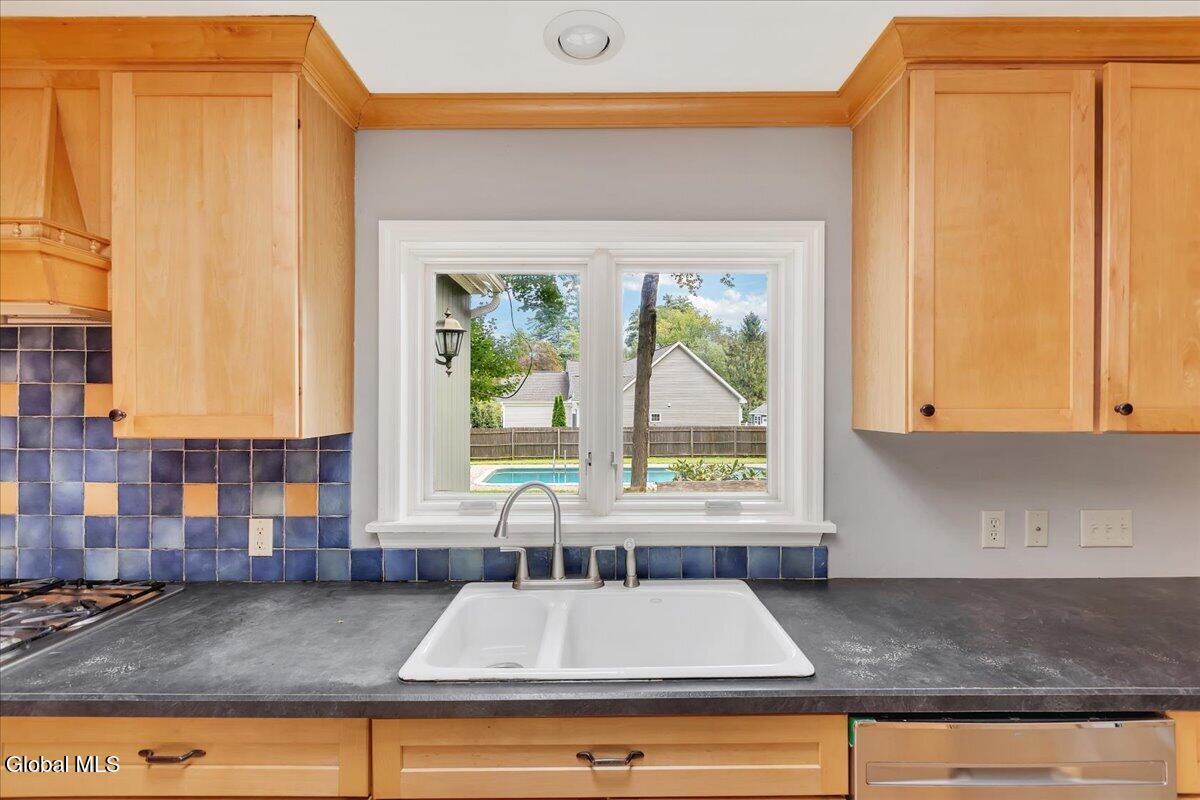 12 Brookside Drive Delmar NY 12054