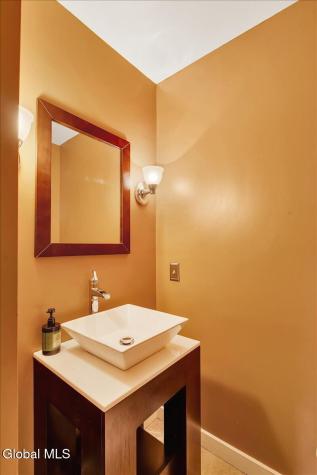 12 Brookside Drive Delmar NY 12054