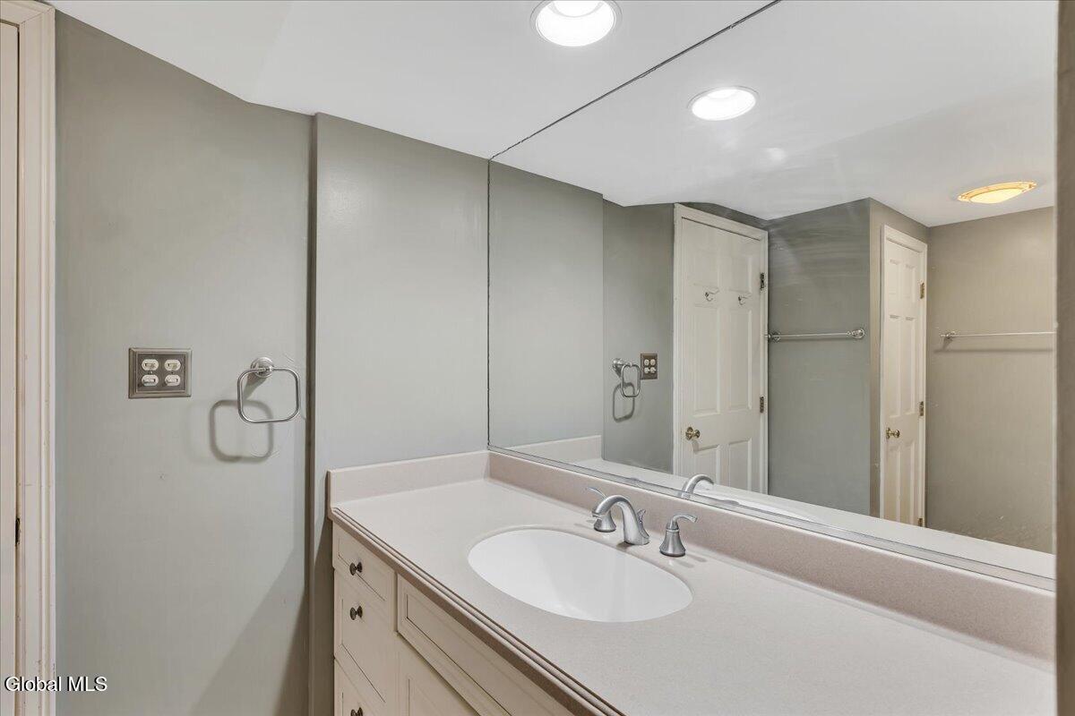 12 Brookside Drive Delmar NY 12054