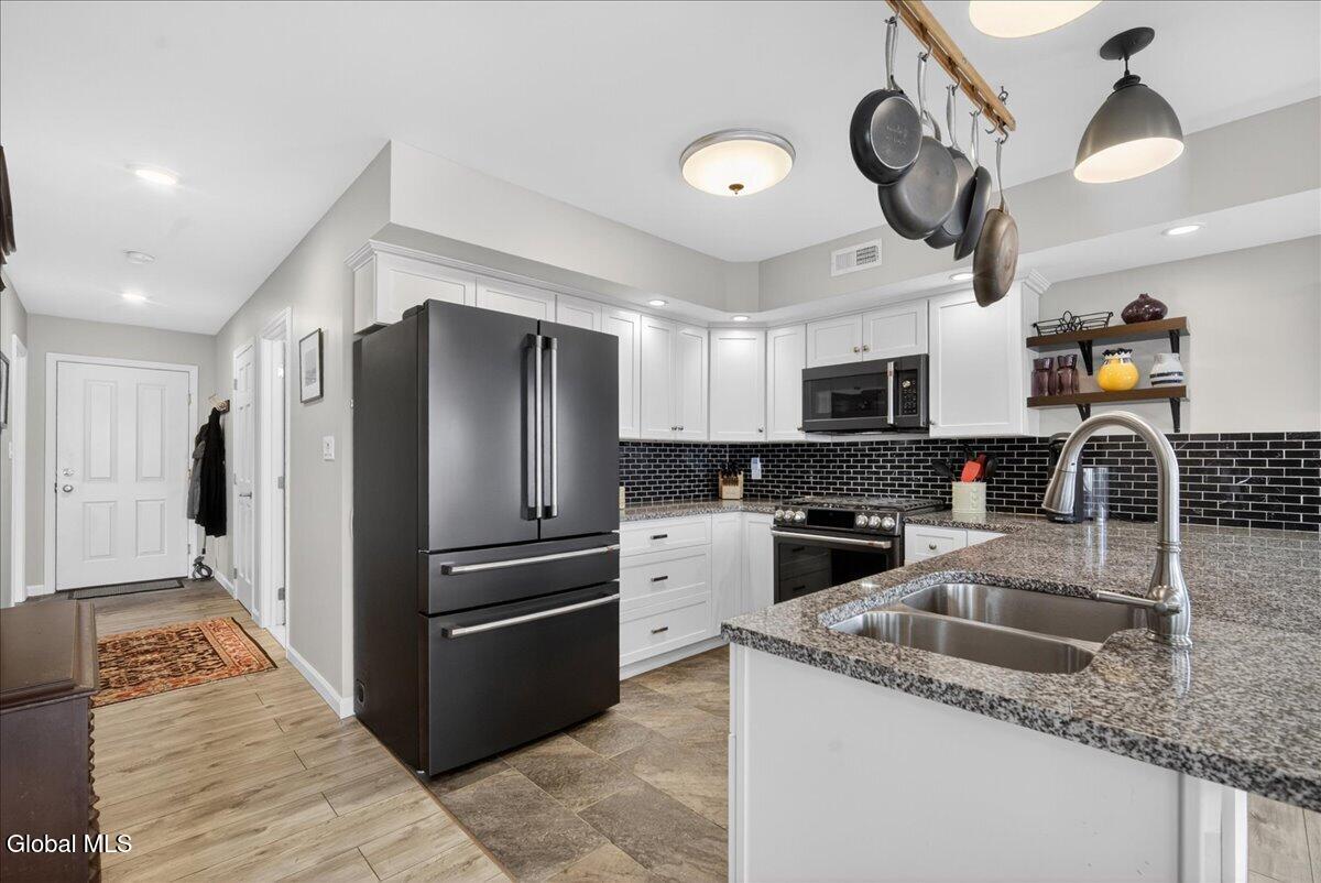 1316 New York 9p Saratoga NY 12866