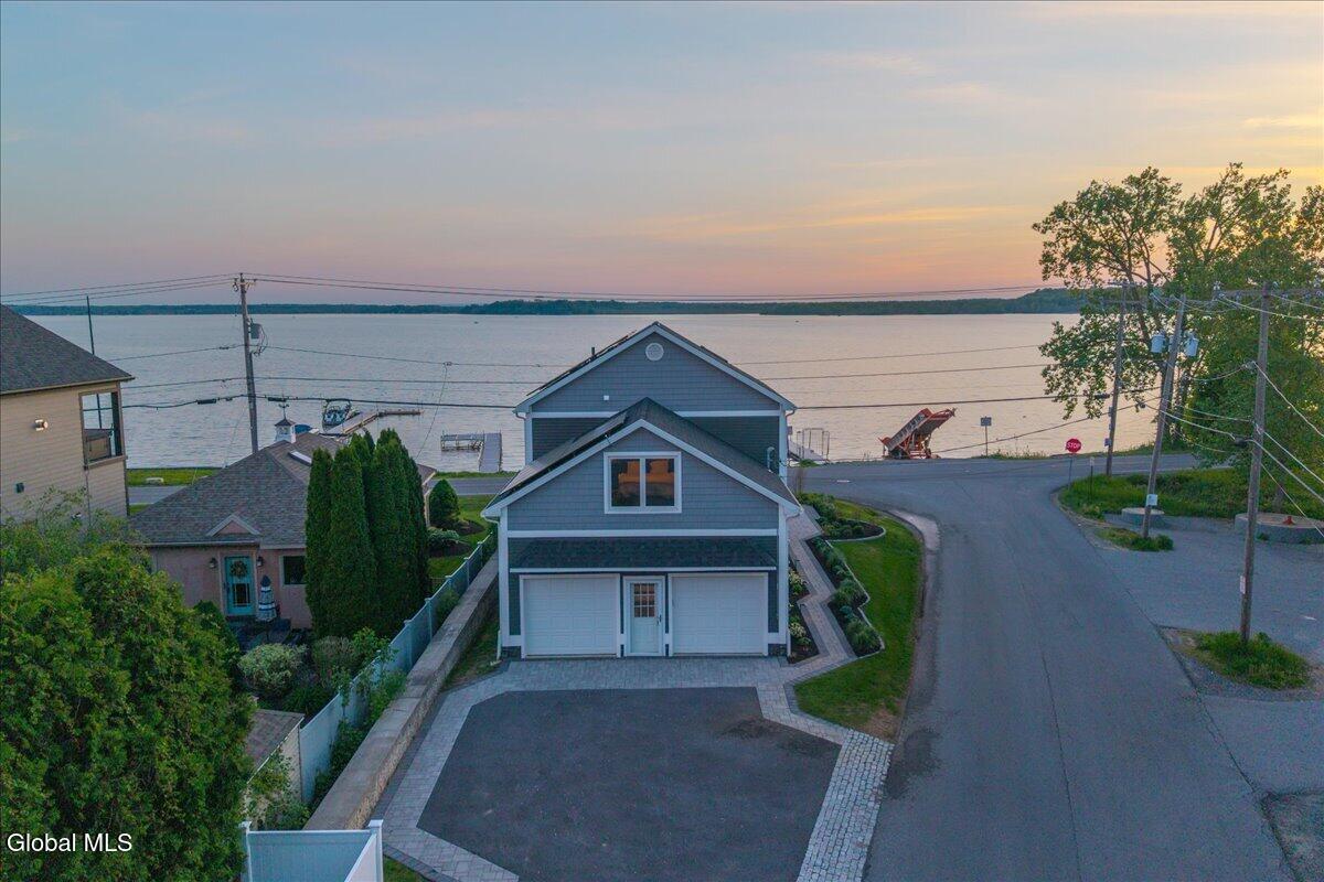 1316 New York 9p Saratoga NY 12866