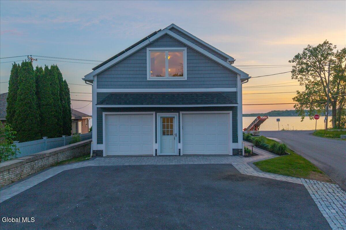 1316 New York 9p Saratoga NY 12866