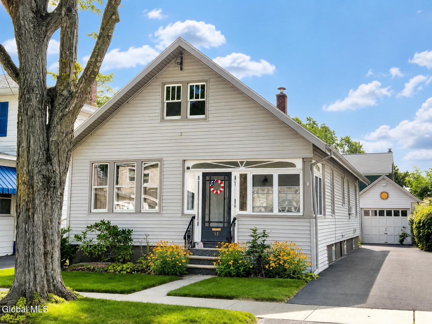 51 Edgecomb Street Albany NY 12209