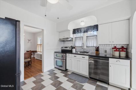 51 Edgecomb Street Albany NY 12209