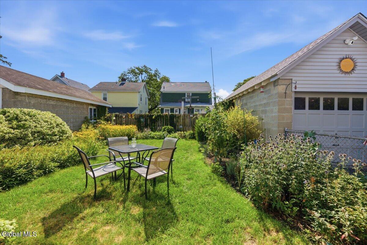 51 Edgecomb Street Albany NY 12209