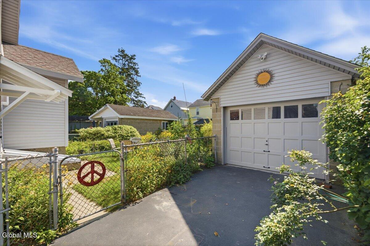 51 Edgecomb Street Albany NY 12209
