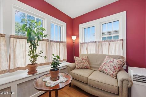 51 Edgecomb Street Albany NY 12209