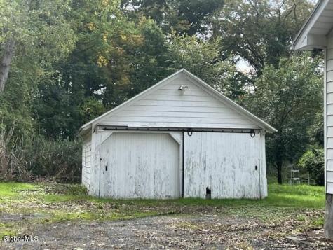598 Feura Bush Road Glenmont NY 12077