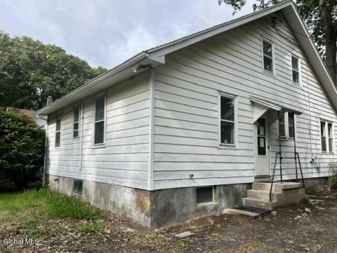 598 Feura Bush Road Glenmont NY 12077