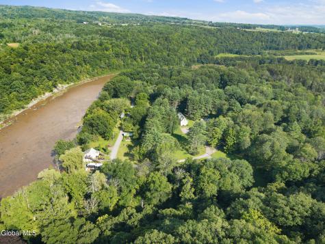 150 Memory Lane Esperance NY 12066