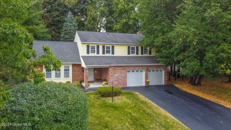 33 Cloverfield Drive Loudonville NY 12211