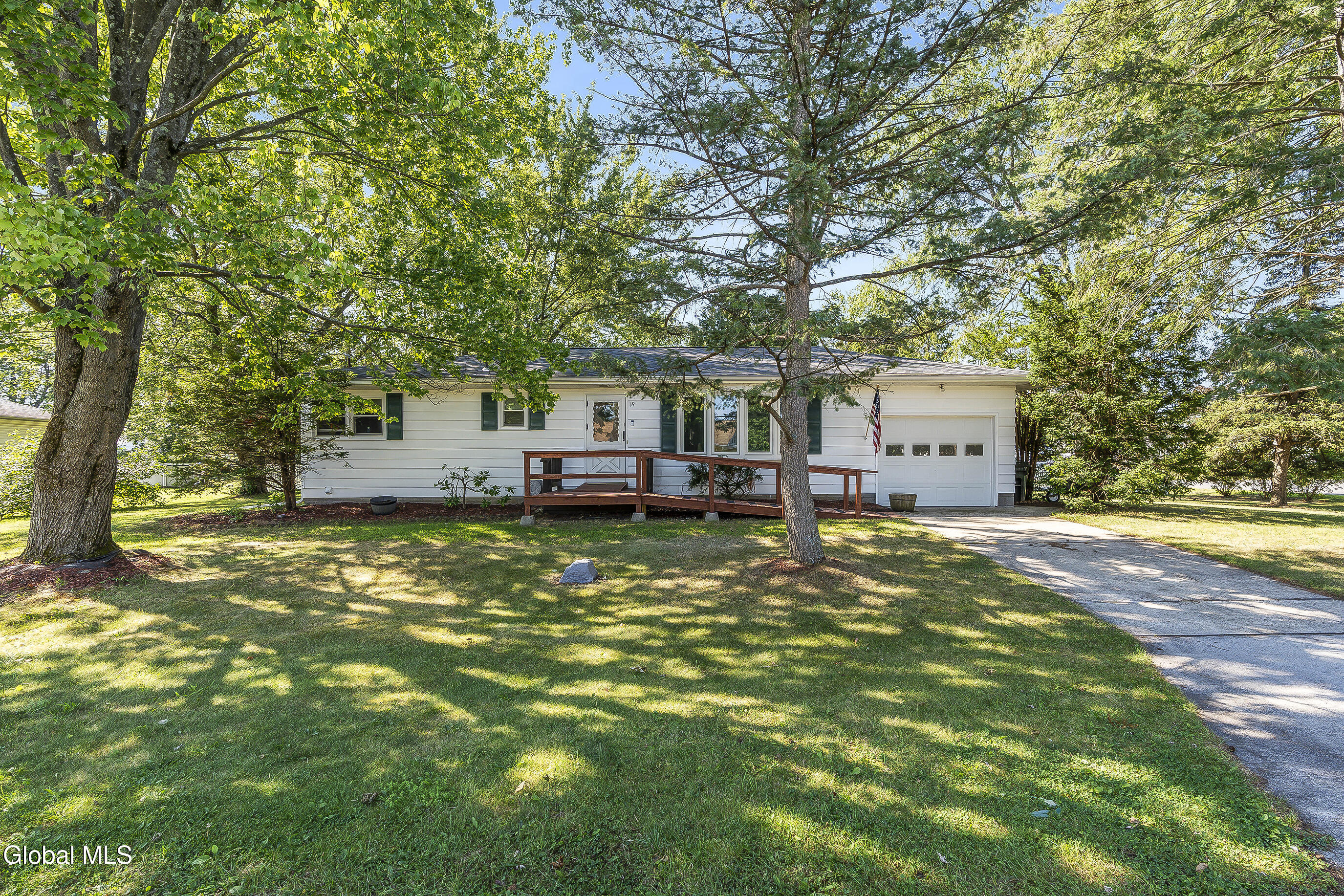 19 Clearview Court Cohoes NY 12047