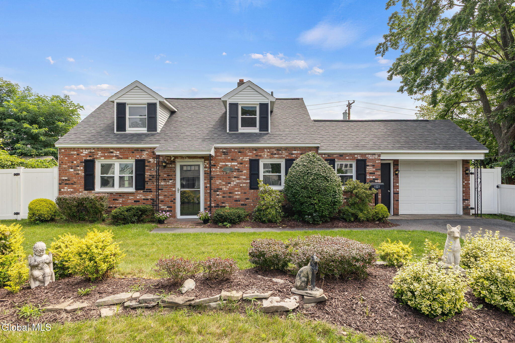 1021 Roberta Road Schenectady NY 12303