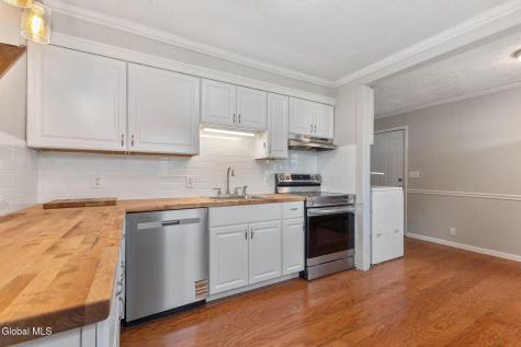1021 Roberta Road Schenectady NY 12303