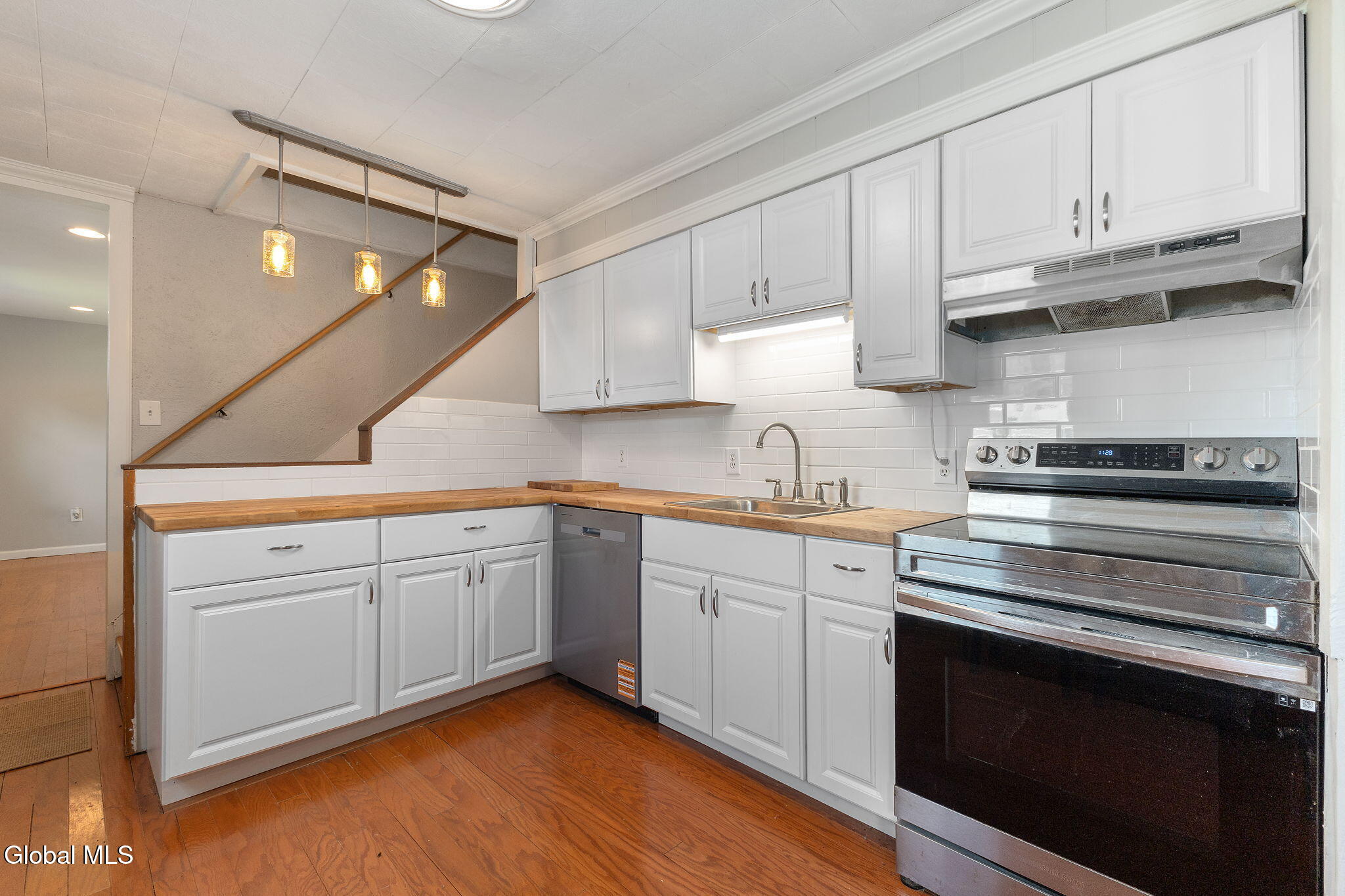 1021 Roberta Road Schenectady NY 12303