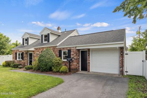 1021 Roberta Road Schenectady NY 12303