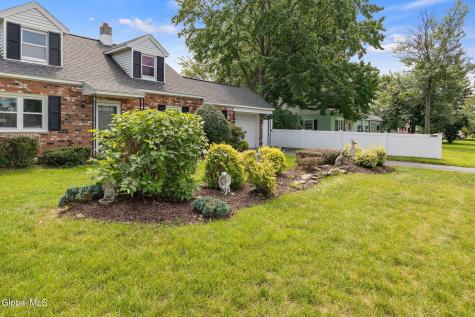 1021 Roberta Road Schenectady NY 12303