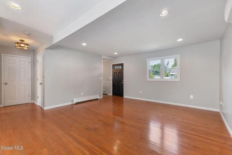 1021 Roberta Road Schenectady NY 12303