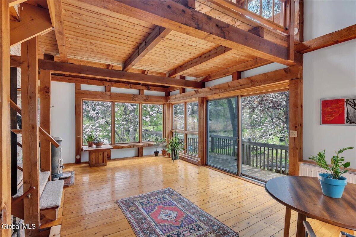 16 Garnsey Road Rexford NY 12148