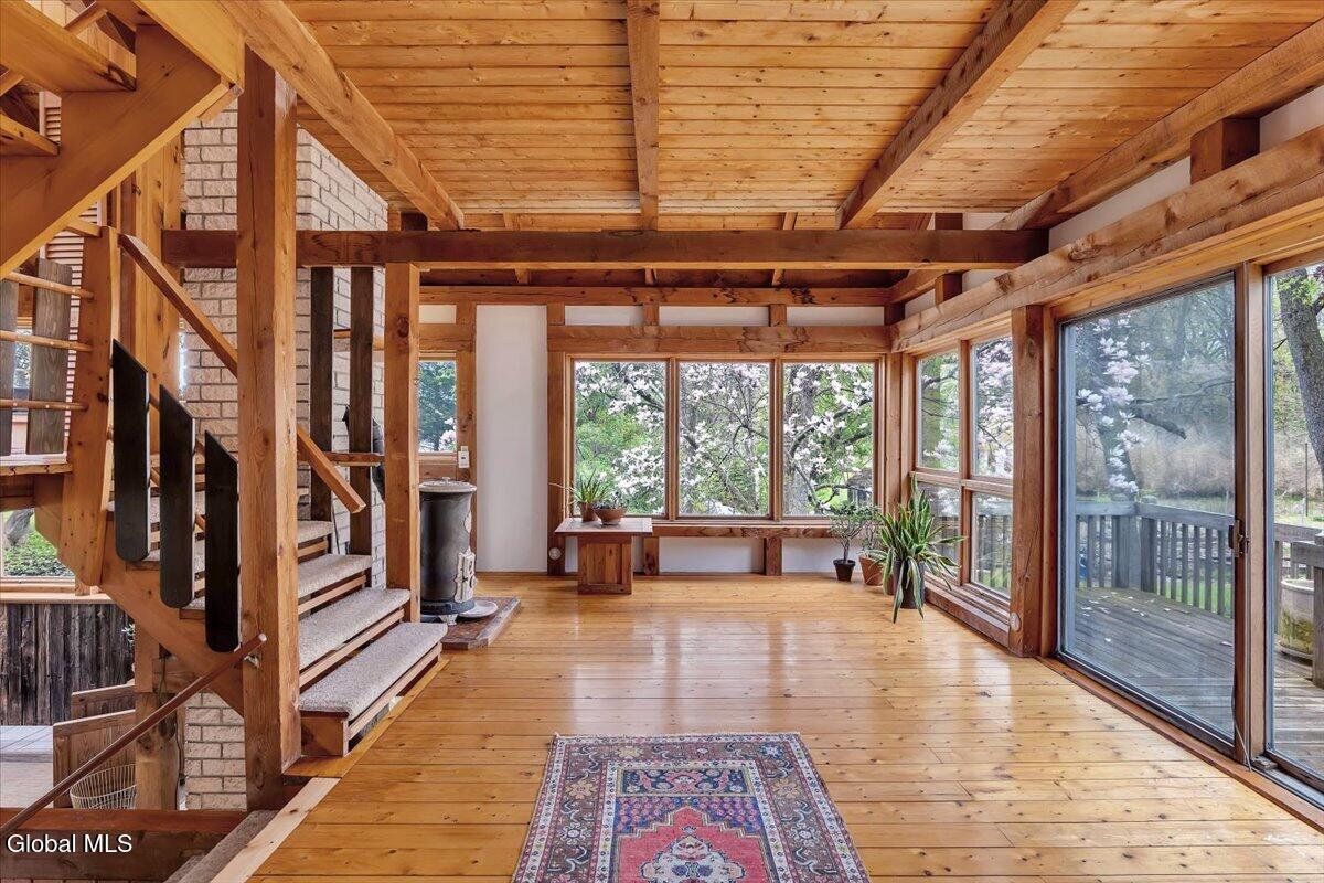 16 Garnsey Road Rexford NY 12148