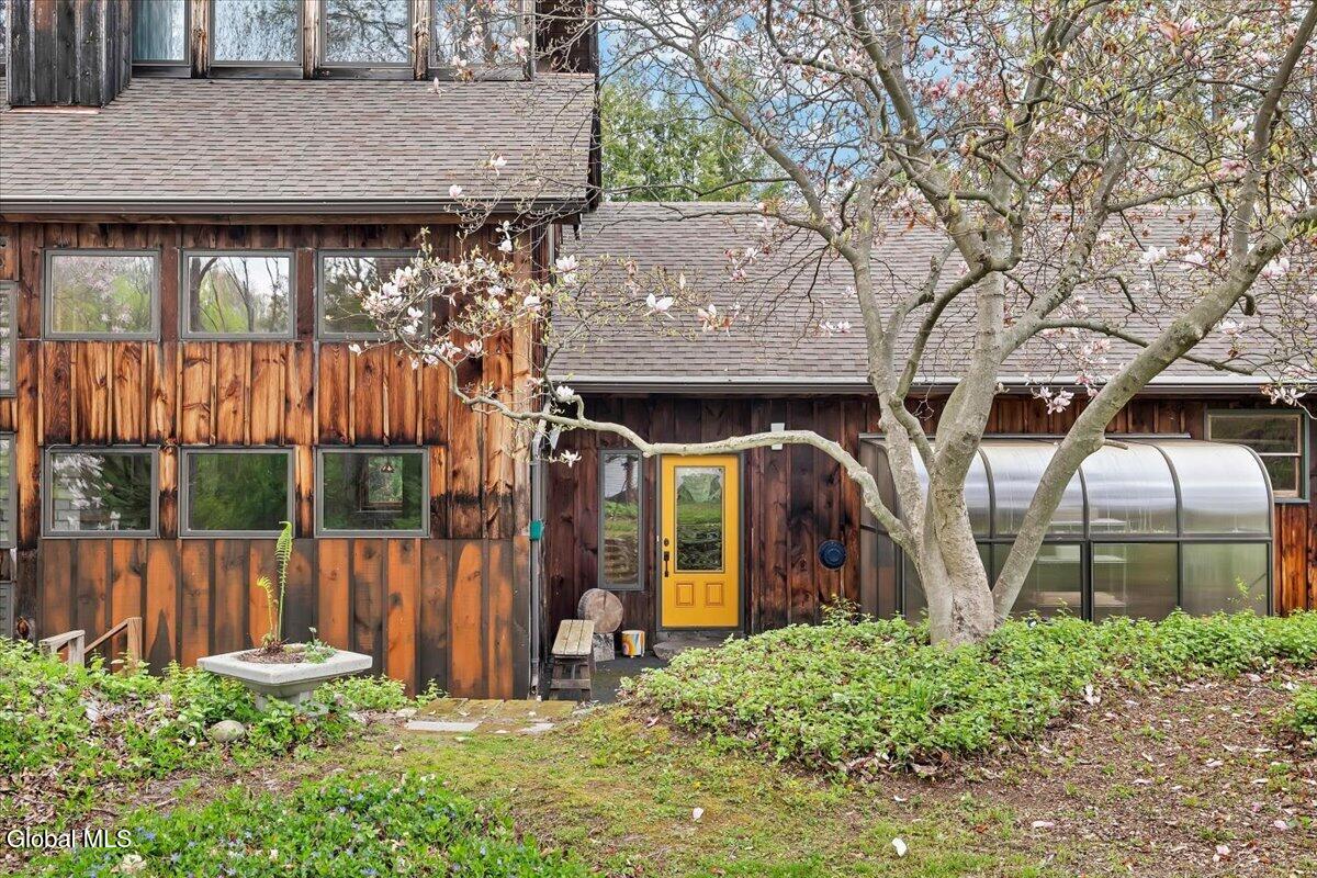 16 Garnsey Road Rexford NY 12148