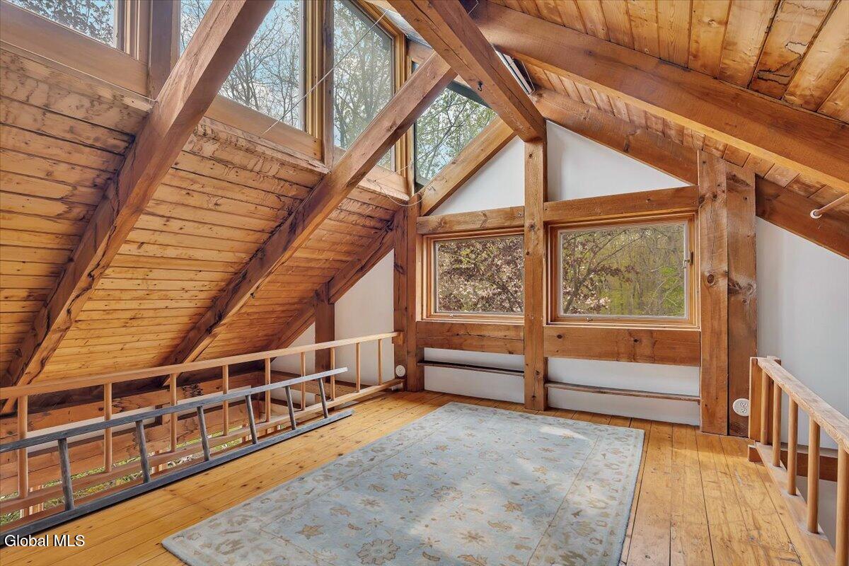 16 Garnsey Road Rexford NY 12148