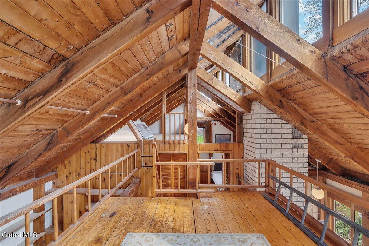 16 Garnsey Road Rexford NY 12148