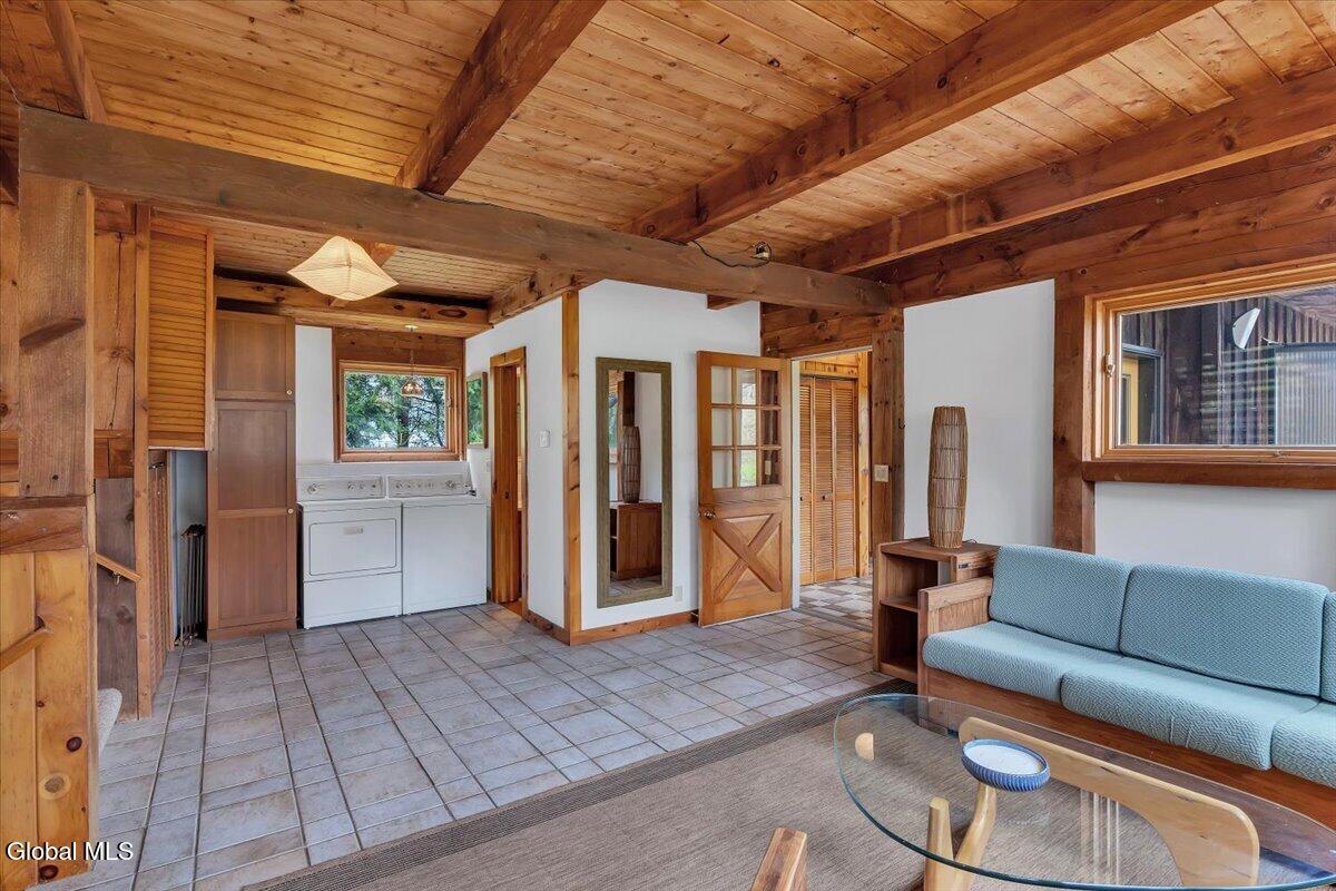 16 Garnsey Road Rexford NY 12148