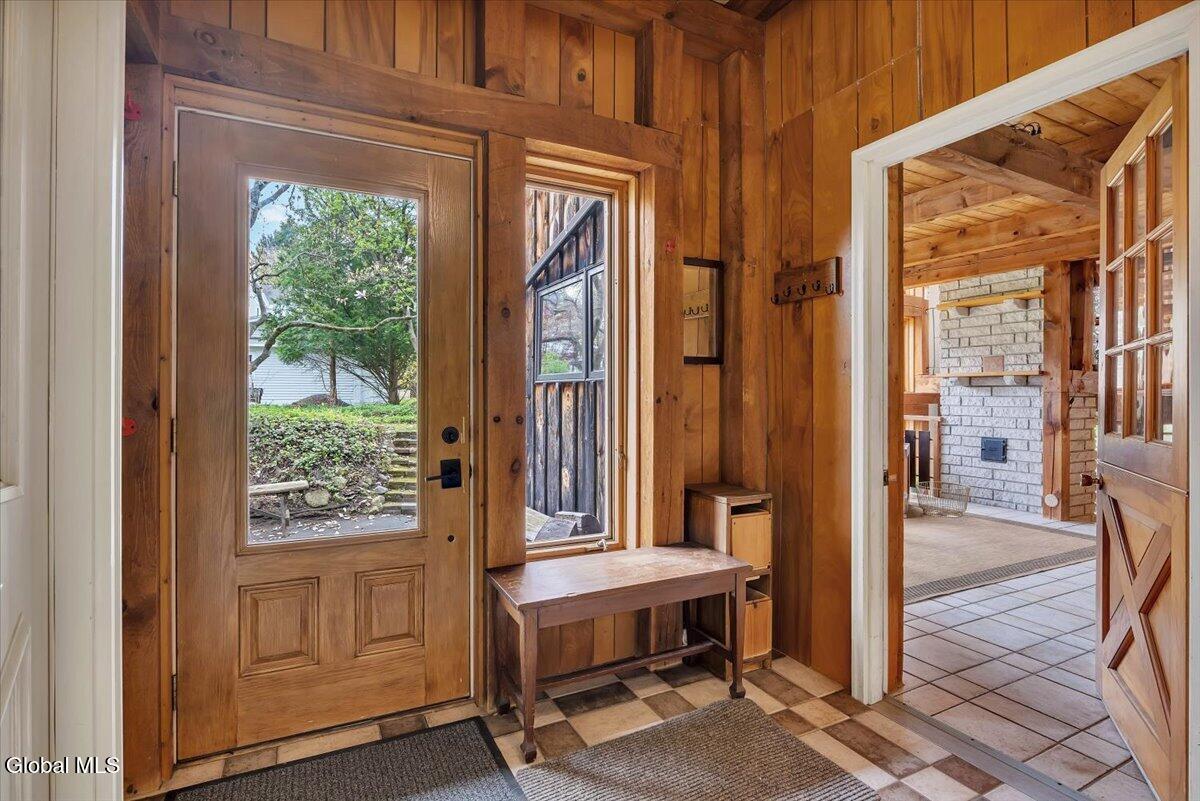 16 Garnsey Road Rexford NY 12148