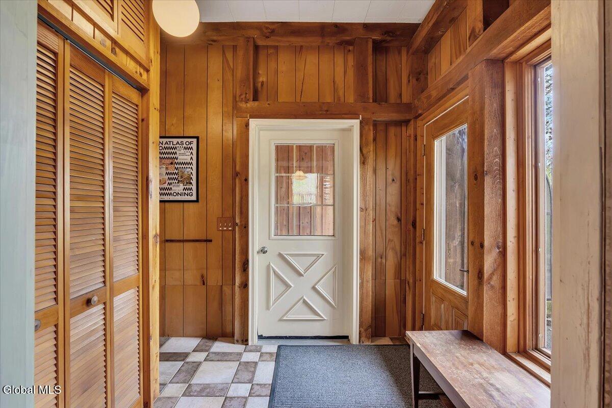 16 Garnsey Road Rexford NY 12148