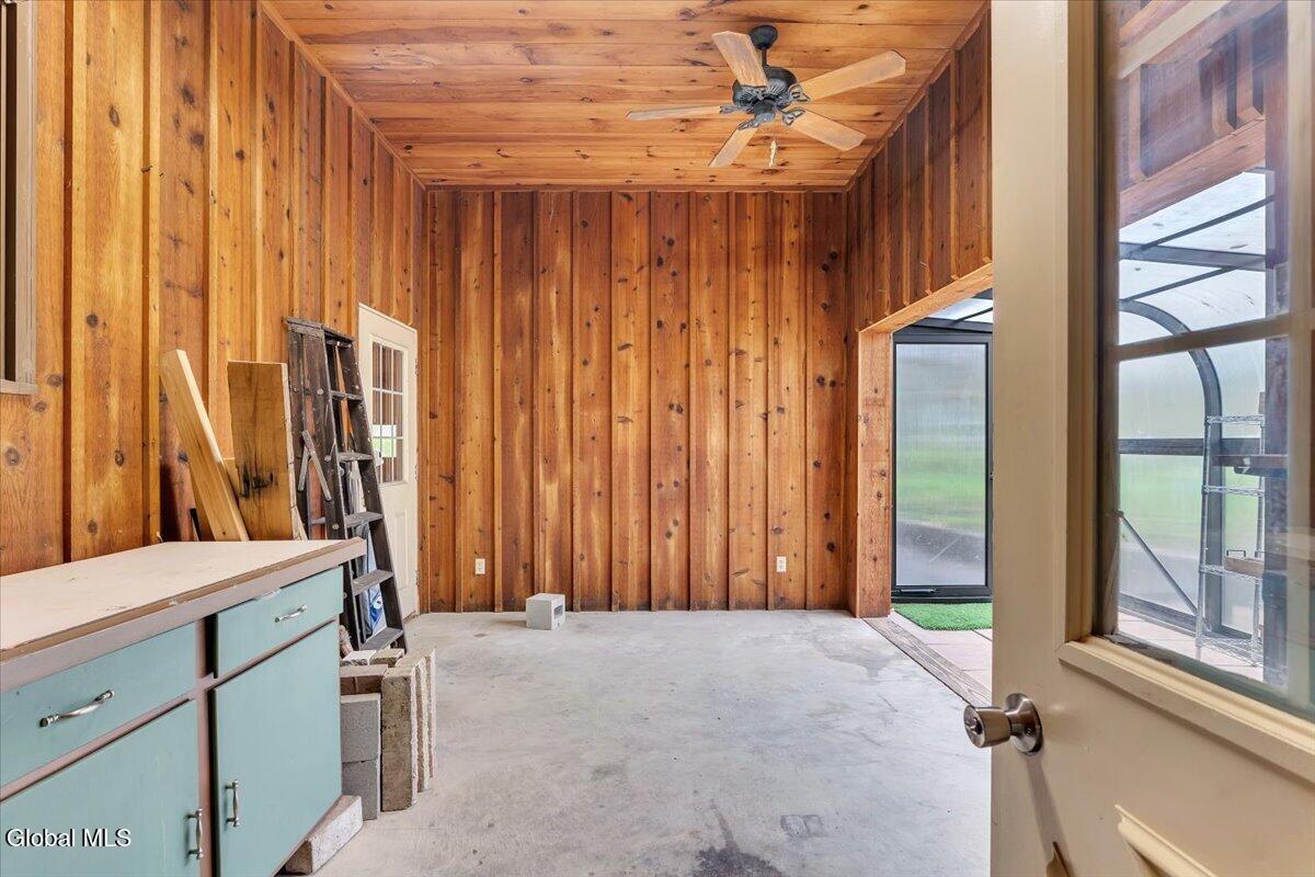 16 Garnsey Road Rexford NY 12148