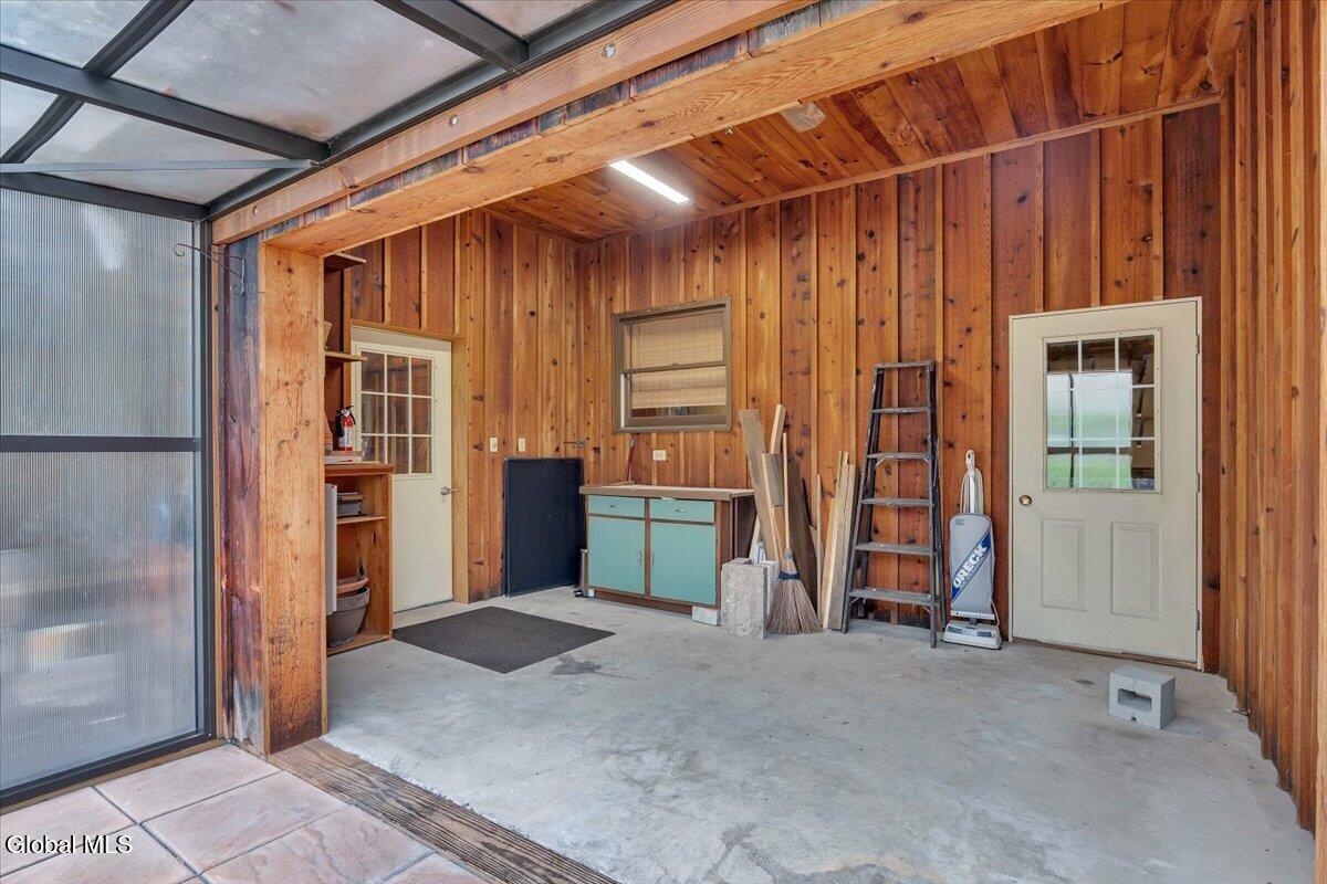 16 Garnsey Road Rexford NY 12148