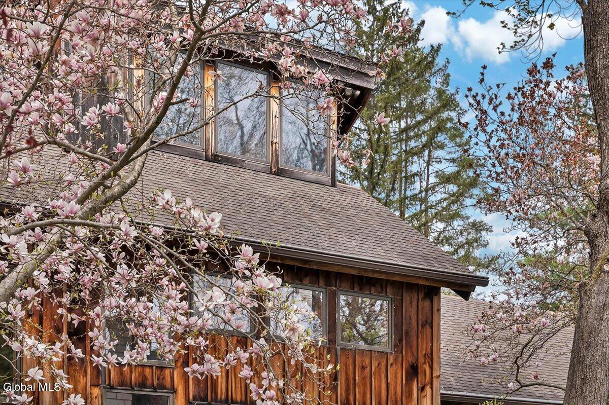 16 Garnsey Road Rexford NY 12148