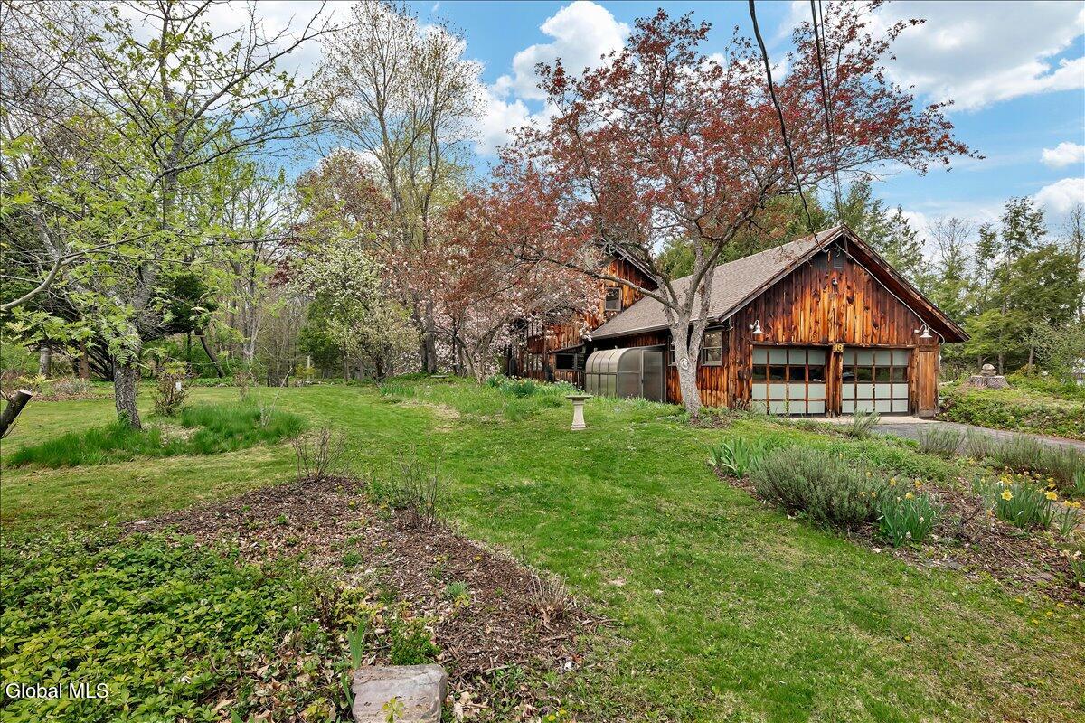 16 Garnsey Road Rexford NY 12148